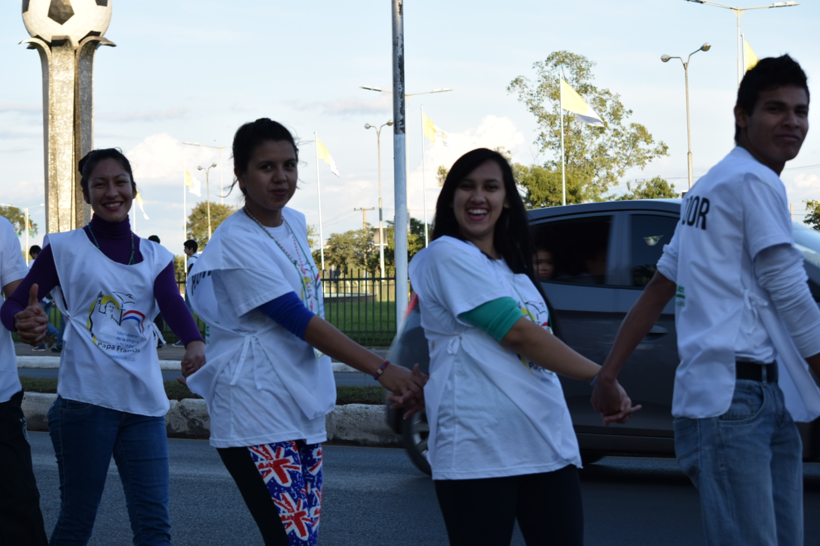 19387623028_50c087871f_o