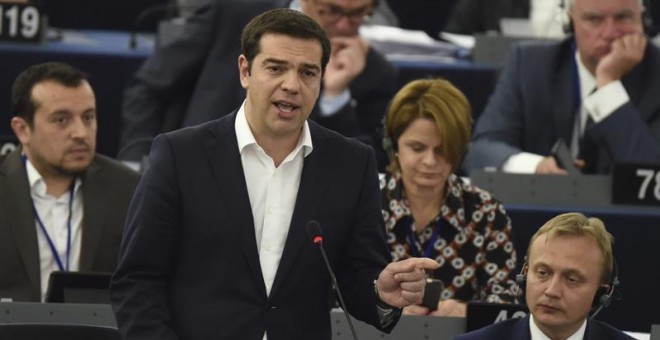 grecia-pidi-su-tercer-rescate-50-mil-millones-de-euros-para-tres-a-os-agencia-ip