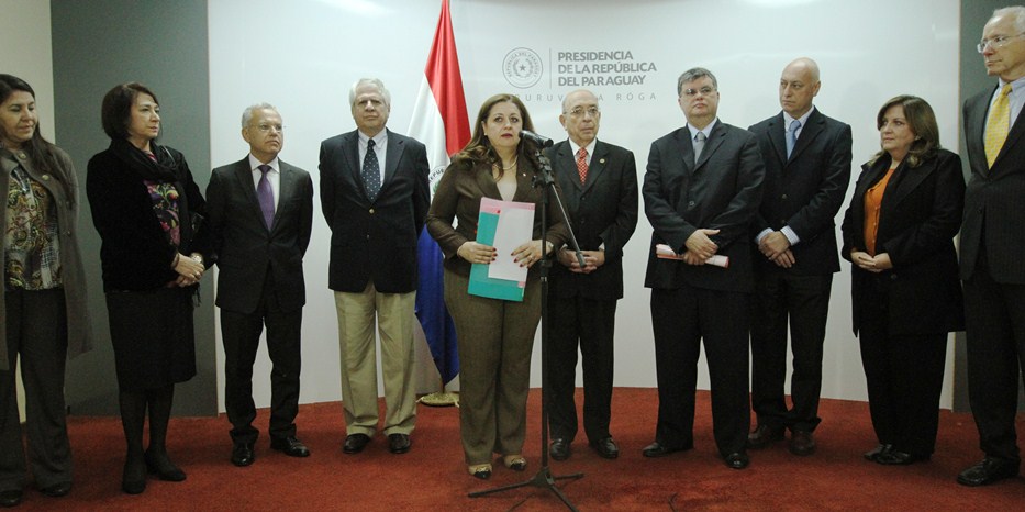 Mburuvicha_Roga_ministra_educación