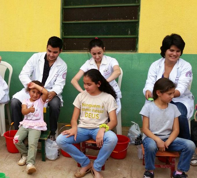 Estudiantes_Jornada_Atenciones_Mèdicas