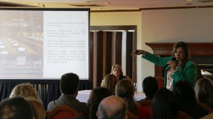 ministra_turismo_conferencia