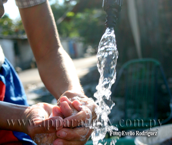 AGUA POTABLE SERVIDA SALUD (2)