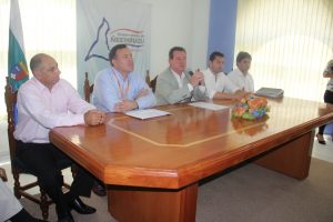 ministro del MOPC_con intendentes de Ñeembucu