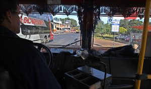 bus colecyivo  parada  transporte pasajero  (5)