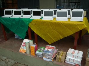 ministro Riera_entrega de equipos 2