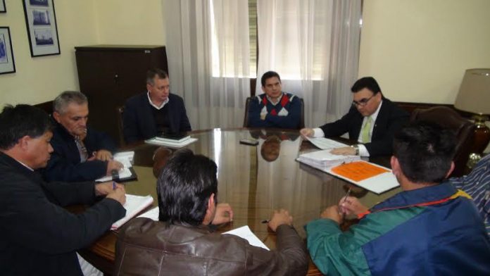 reunión de ministro baruja con campesinos