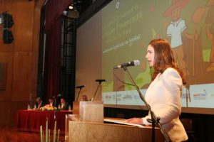 La presidenta del CAH, Amanda León, durante su intervención en el seminario internacional sobre inclusión financiera. Foto IP Paraguay.
