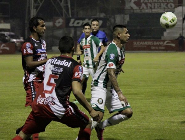 En Santísima Trinidad hubo muchos goles de los locales. La situación de River Plate es angustiante. Foto Gentileza APF. 