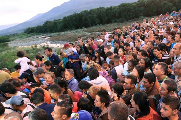 Más de 90.000 personas cruzan frontera entre Colombia y ...