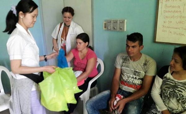 Una de las voluntarias Ayako Kashiwagi Foto gentileza Salud Pública