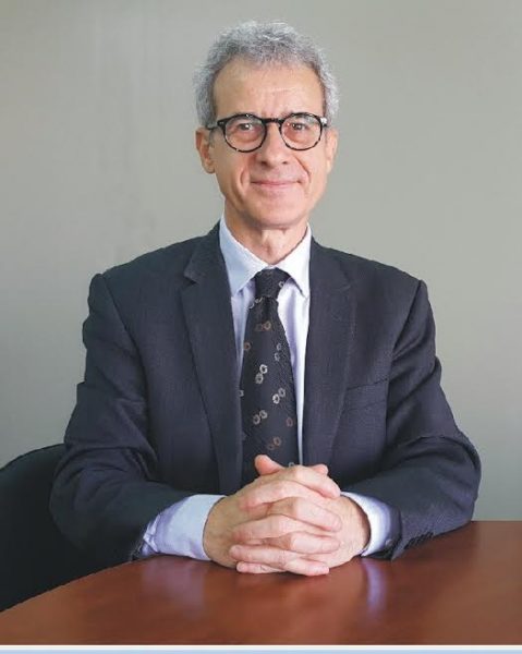 Patrice Laurens, presidente de la Agencia de Educación Internacional de Francia, destacó la estrecha relación que une a Francia y Paraguay. Foto gentileza/Becal