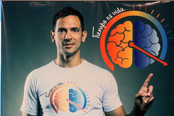 El futbolista Roque Santa Cruz promotor de la campaña contra el Ictus.