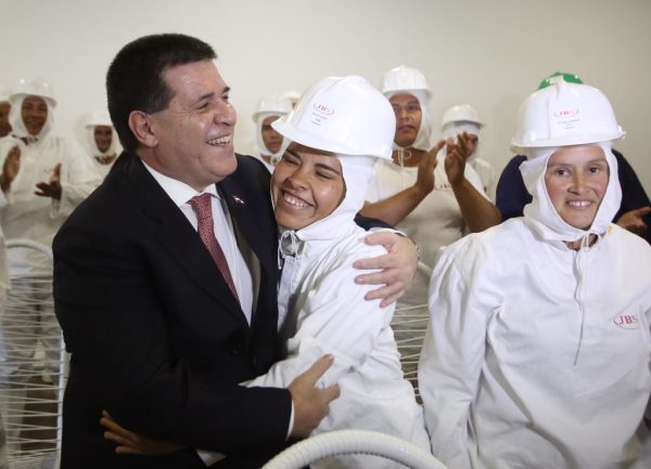 presidente-cartes_inuaguracion_frigorifico-en-belen