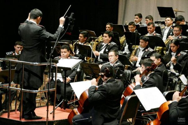 Músicos de la Policía Nacional deleitando en concierto gala Foto gentileza RR.PP Policía Nacional 