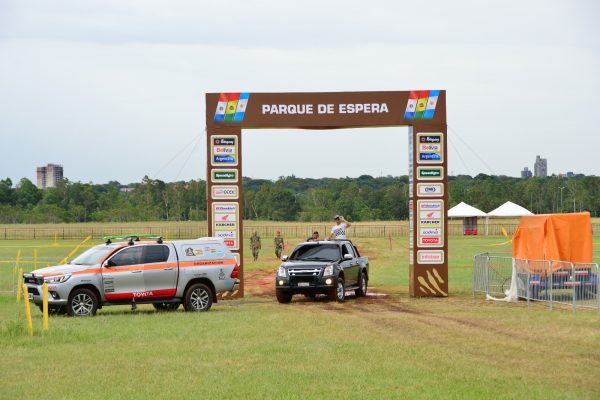 Sitio del parque cerrado del Dakar Paraguay 2017, en el predio de las FF.AA en Ñu Guazu. Foto SND.