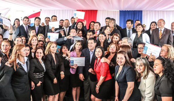 docentes-becadas-con-el-presidente_francia_mec_becal-2