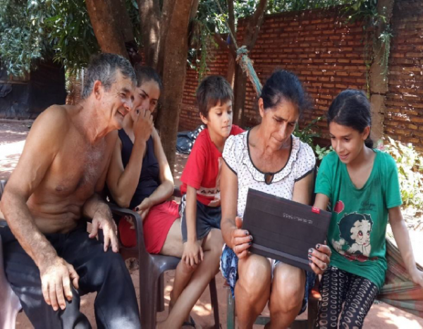 familia-por-familia-tablet-stp
