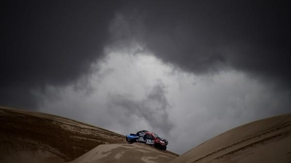 La quinta etapa del Dakar 2017 se caracterizó por inclemencias del tiempo que obligaron a acortar el tramo cronometrado. Foto AFP.