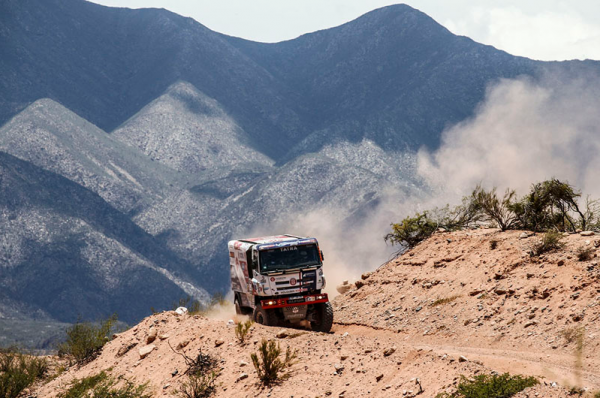 El camión de Ales Loprais durante un tramo en la tercera etapa. Foto Dakar.