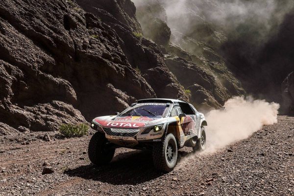 El francés Sebastien Loeb en el tercer día de la edición 2017 del Dakar. Foto Peugeot Sports.