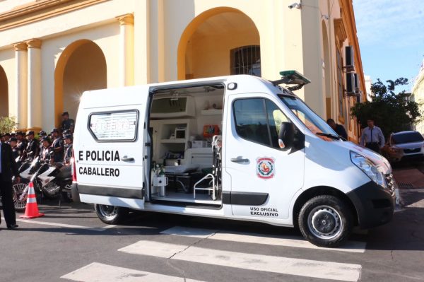 entrega-de-equipos-para-la-policia-nacional_-motos_-cartes-10