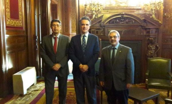 El ministro de la SNC, Fernando Griffith, con autoridades de la Casa de América en España. Foto SNC.