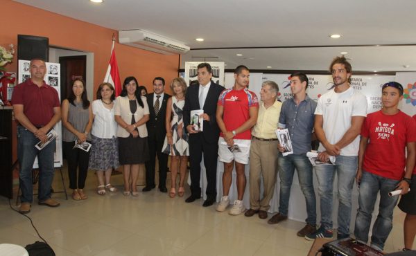 Los asistentes a las celebraciones realizadas en la jornada en la Secretaría Nacional de Deportes / IP Paraguay