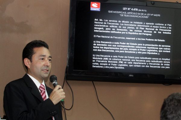 El representante de la Conatel Alfredo Ishibashi / IP Paraguay