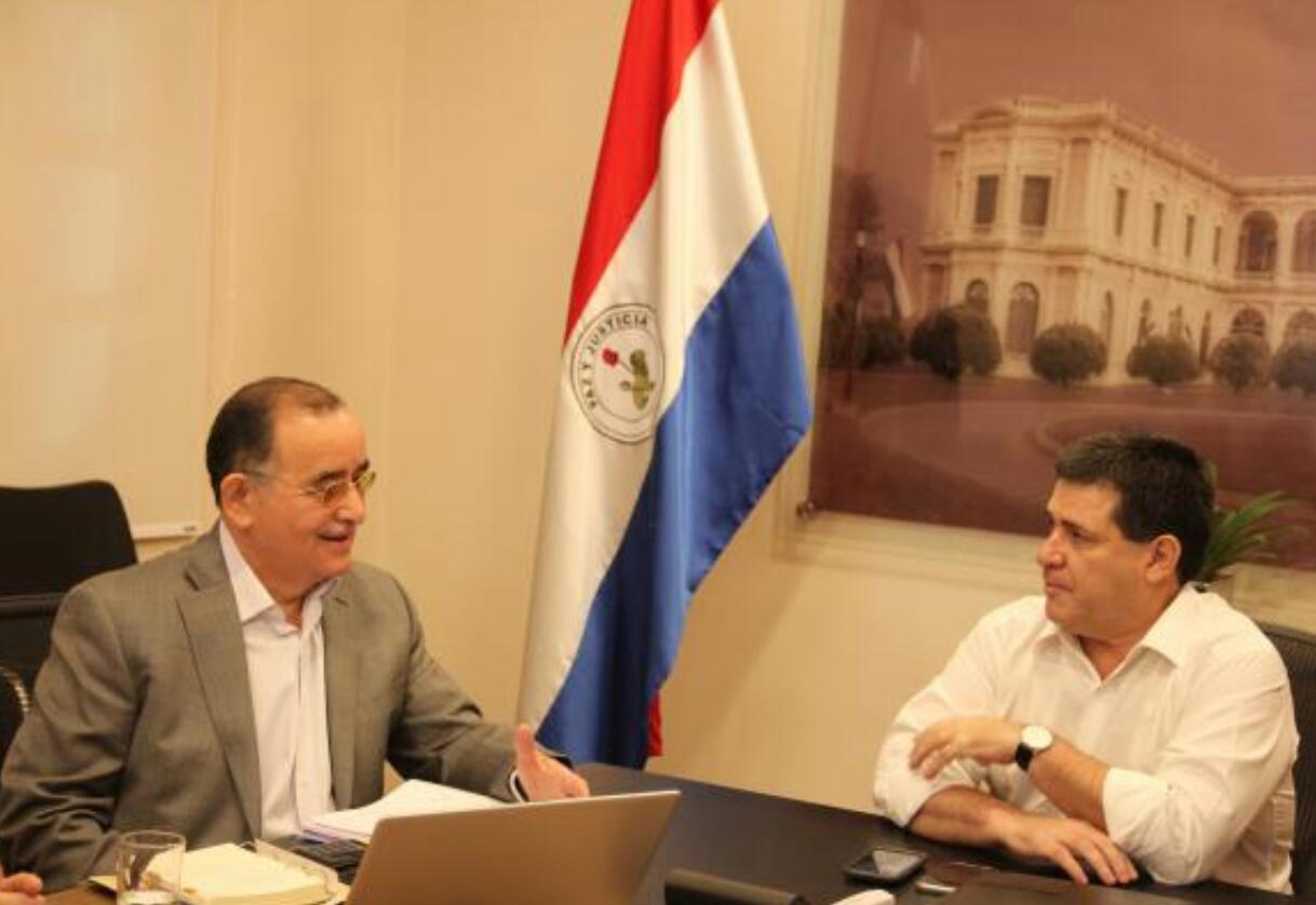 Ángel Recalde y Horacio Cartes.  Foto: Presidencia de la República. 