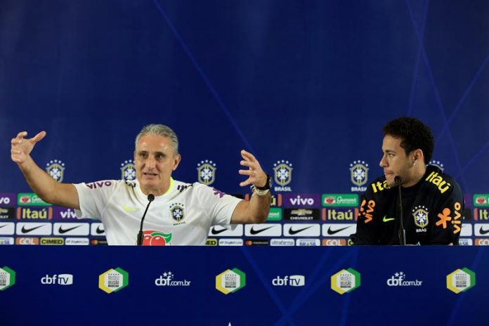TITE en conferencia de prensa con Neymar