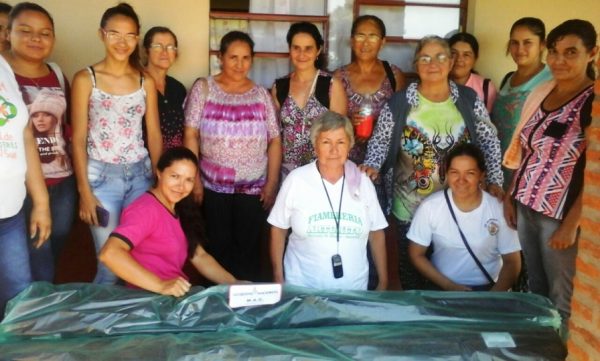 Las mujeres del sur del país recibieron asistencia técnica por parte de los funcionarios del MAG. Foto: MAG
