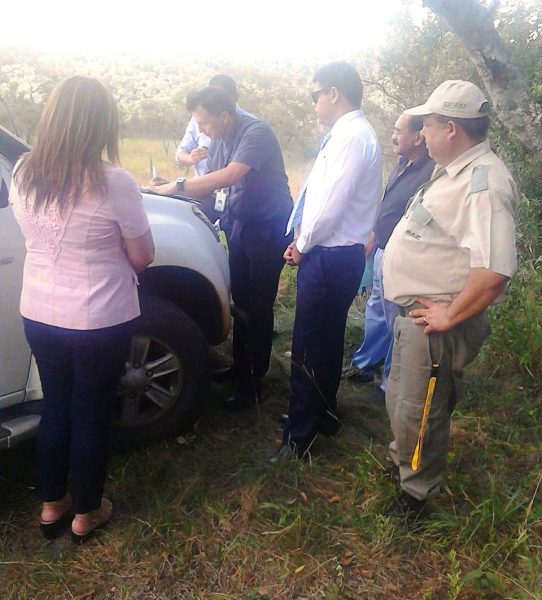 Funcionarios de la SEAM durante el acto de mensura que afecta a territorio del Parque Nacional de Ybycui. Foto SEAM.