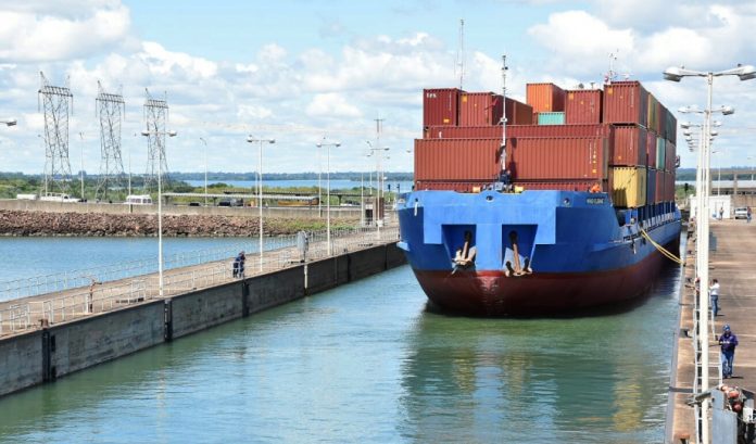 yacyretá buque carguero