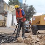 essap-obras-alcantarillado-obrero-asfalto-taladro
