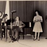 2. Sofia Mendoza dirigiendo a la soprano Ana María Casamayouret