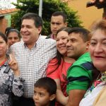 Cartes con la gente- inauguracion de viviendas en Capiata 5