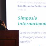 cecilia ugaz en simposio sobre cambio climatico