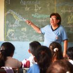 regular_colegio_privado-docente-aula-escuela-clases