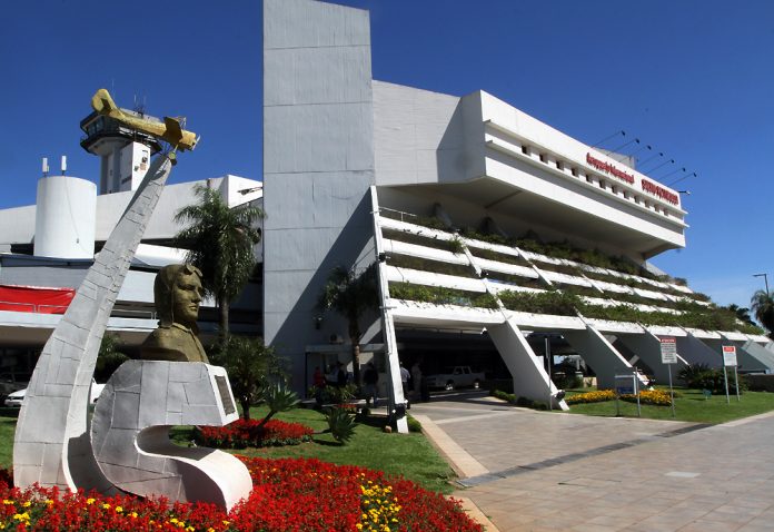 AEROPUERTO SILVIO PETTIROSSI FACHADA