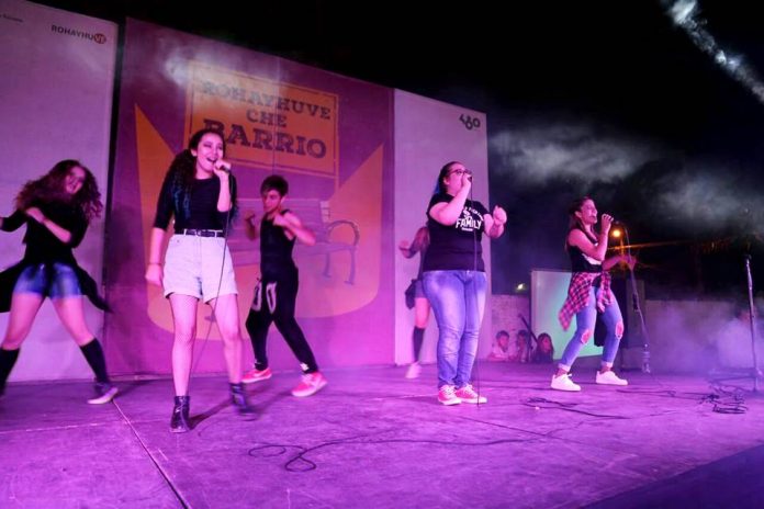 ROHAYHUVE CHE BARRIO MUJERES ARTISTAS