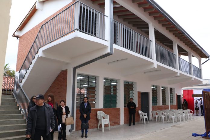 escuelas inauguradas