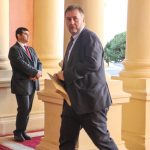 ministro de Hacienda llegando a Palacio de Gobierno- Benigno Lopez 3