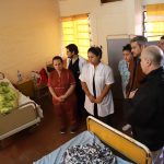 presidente Mario Abdo con enfermeras- medicos- hospital del chaco 4