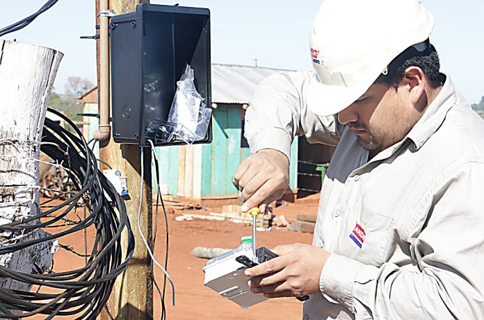 trabajos de la ANDE- medidor- instalaciones- servicio electrico