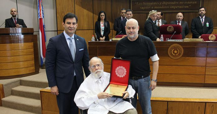 homenaje a activista- dictadura