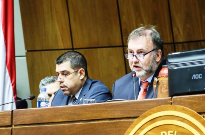 Benigno en Congreso