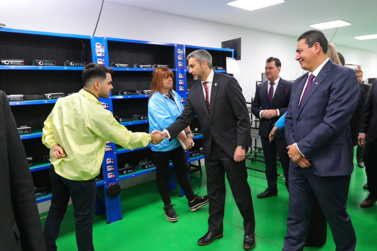 Presidente Visito Fabricas En Luque Que Priorizan Mano De Obra