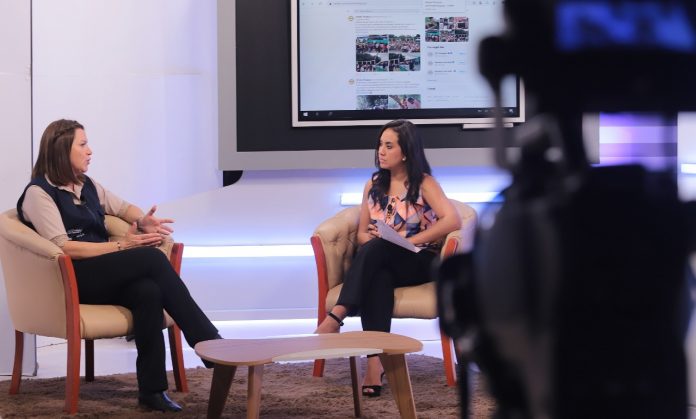 maria-teresa-baran-senepa-pyen15-tv-estudio