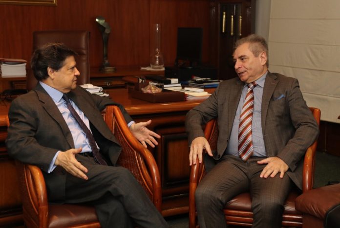 ministro del Interior con embajador de Rusia