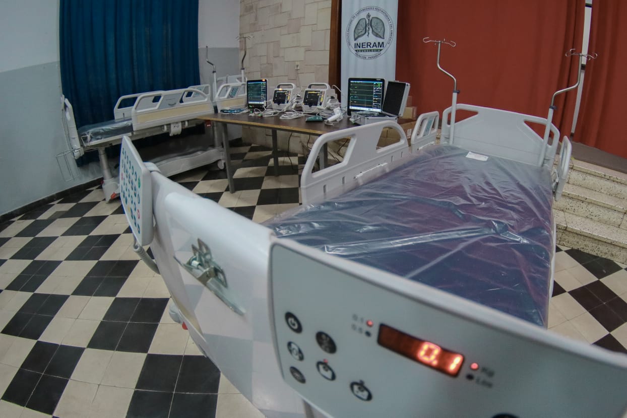 Ineram recibe 12 camas de terapia intensiva para atención de cuadros  respiratorios | .::Agencia IP::.